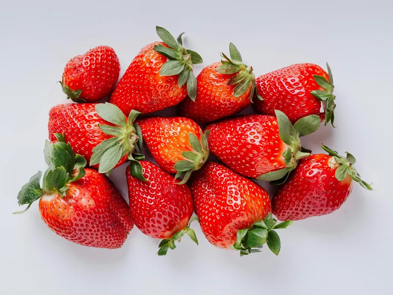 Discover Your Ideal Calorie Intake with Our Calculator 7 Strawberries Calories